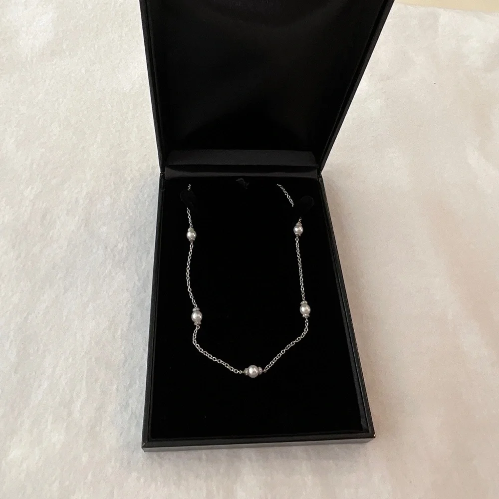 Diamond & Pearl Station 18k White Gold Necklace
